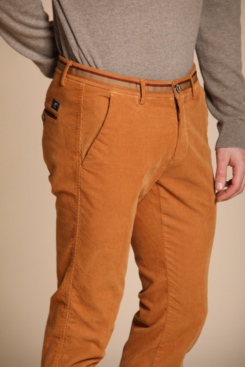Foto 2 Torino Winter pantalone chino uomo in velluto 1000 righe slim fit
