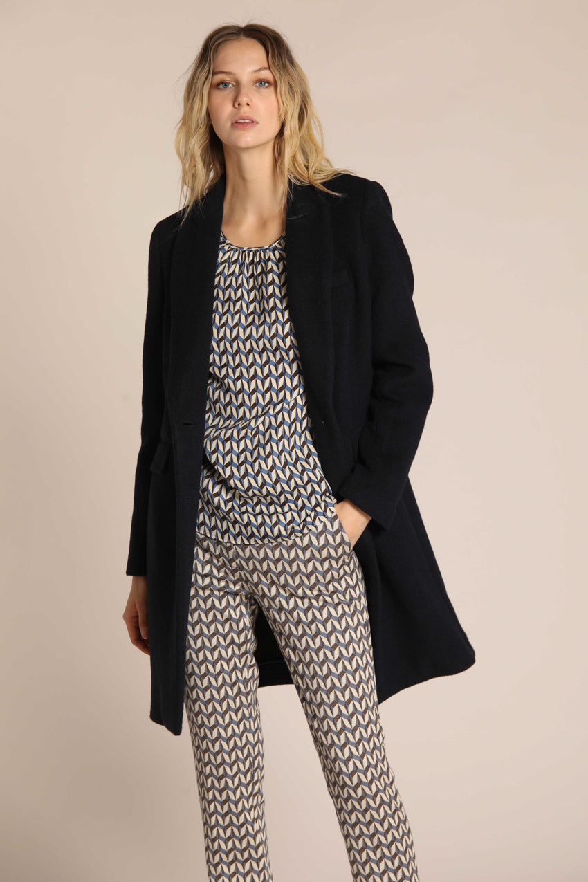 immagine 2 di cappotto donna, modello Dafne, di colore blu scuro, con bottoni bicolor di Mason's