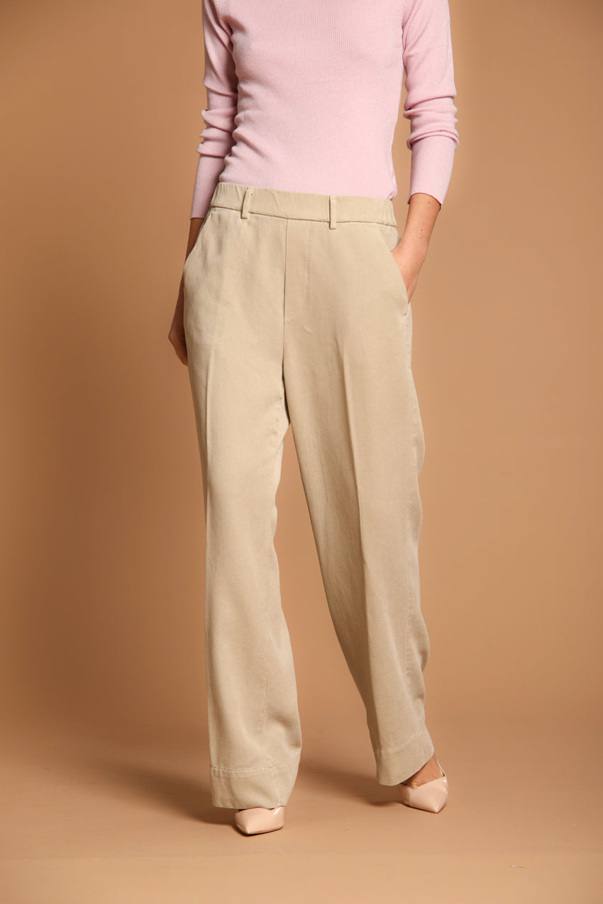 immagine 1 di pantalone chino donna, modello New York Cozy Straight, di colore ghiaccio, fit straight di mason's