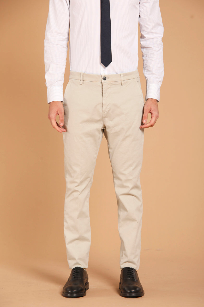 immagine 1 di pantalone chino uomo modello Osaka Style di colore grigio, fit carrot di Mason's