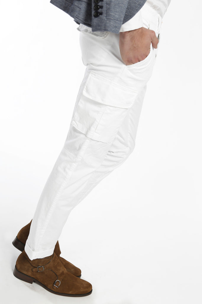 Chile Мъжки панталони от еластичен памук с изключително тясна кройка ①.