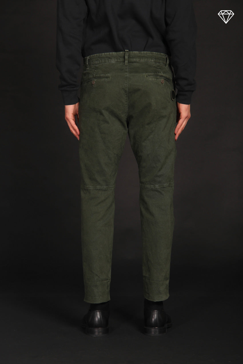 John Coolchinos панталон за мъже от габардин с лого Limited Edition, морковена кройка.