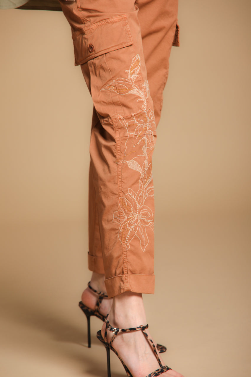Judy Archivio дамски карго панталон от стреч памук с бродерия - relaxed fit
