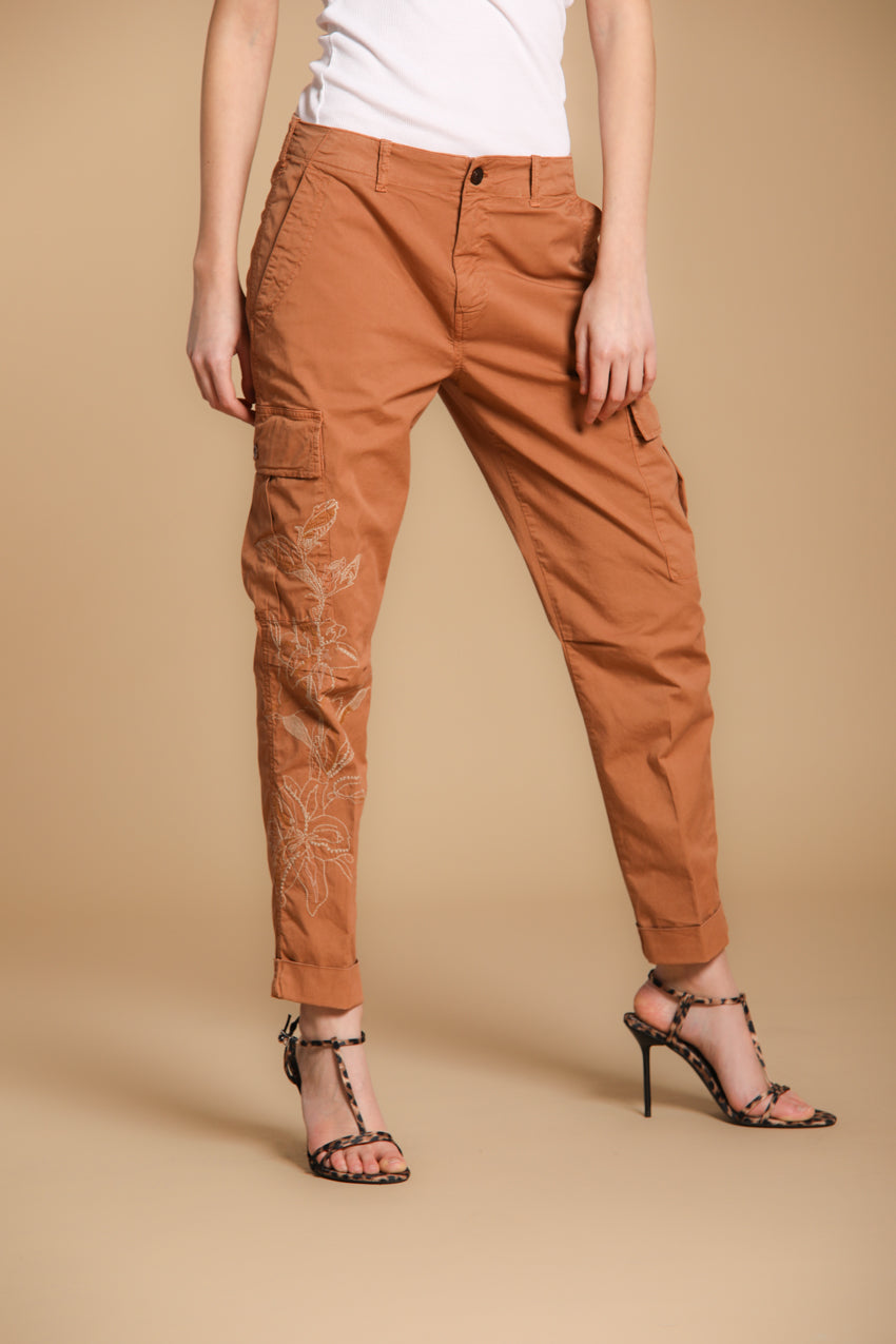 Judy Archivio дамски карго панталон от стреч памук с бродерия - relaxed fit