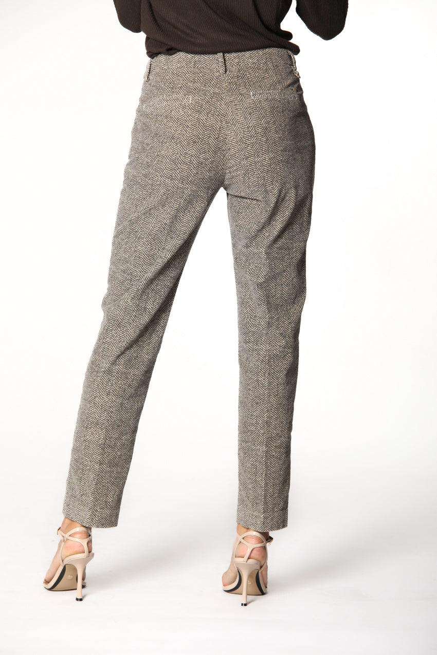 Immagine 4 di pantalone chino donna in velluto beige con pattern resca modello New York di Mason's