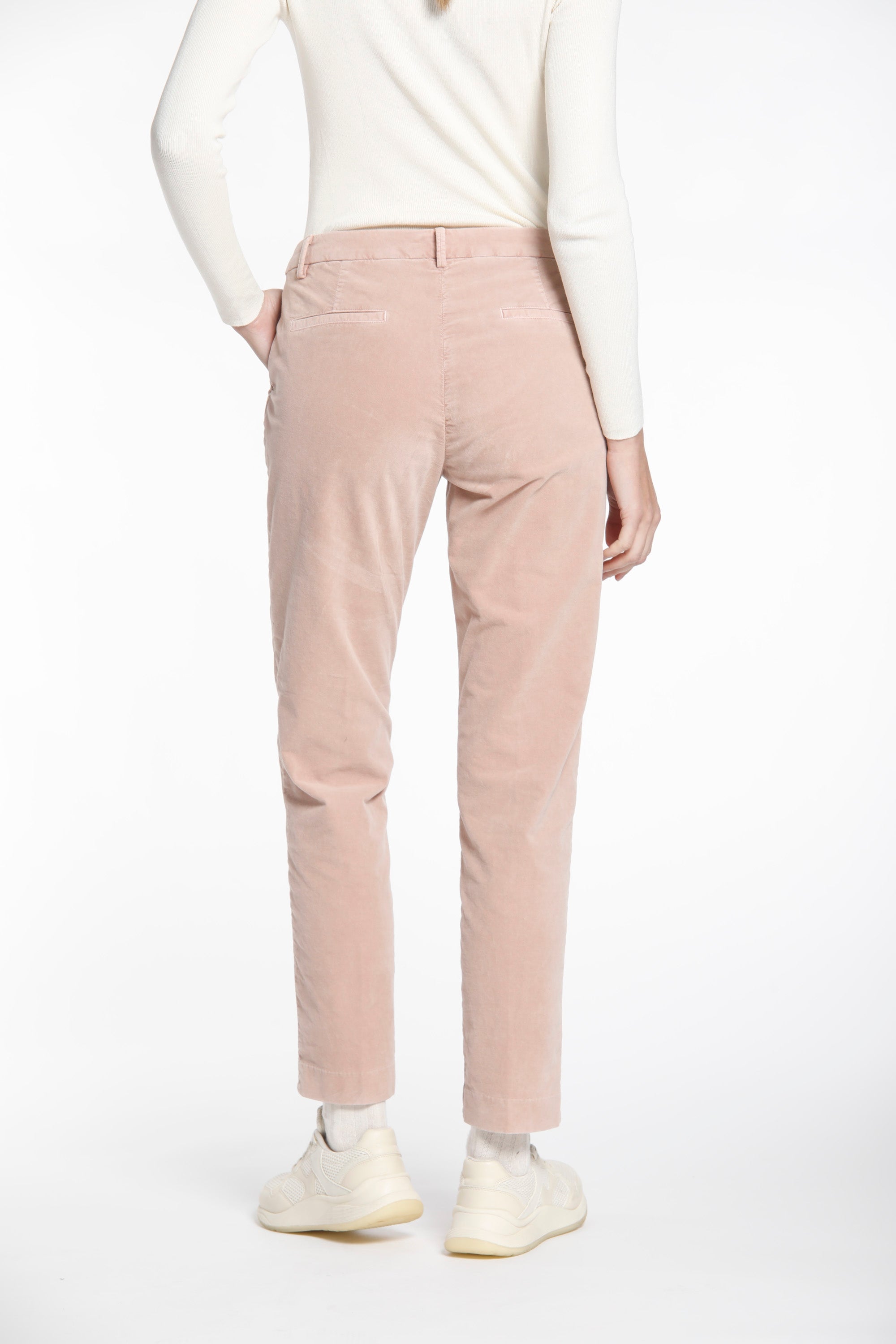 Immagine 5 di pantalone chino donna in velluto color carne modello New York di Mason's