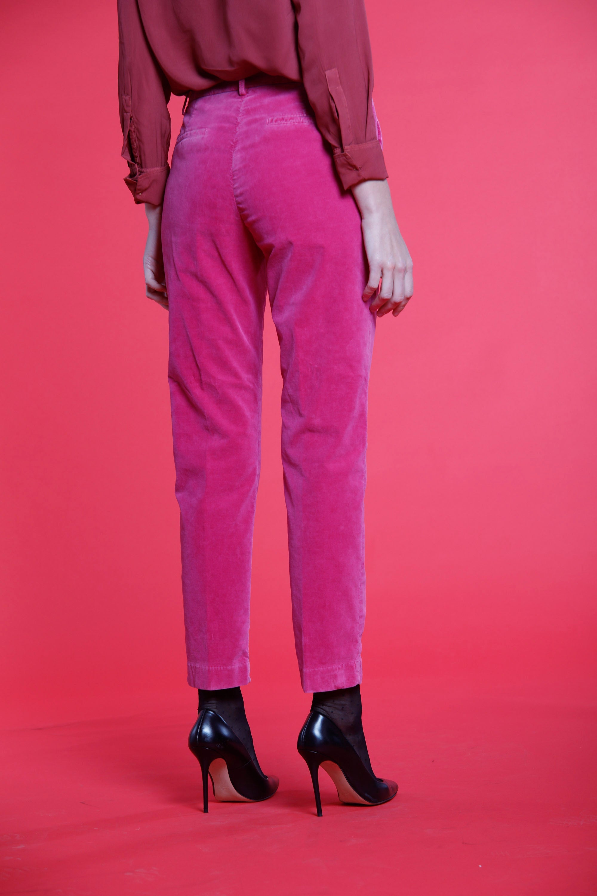 Immagine 3 di pantalone chino donna in velluto color fuxia modello New York di Mason's