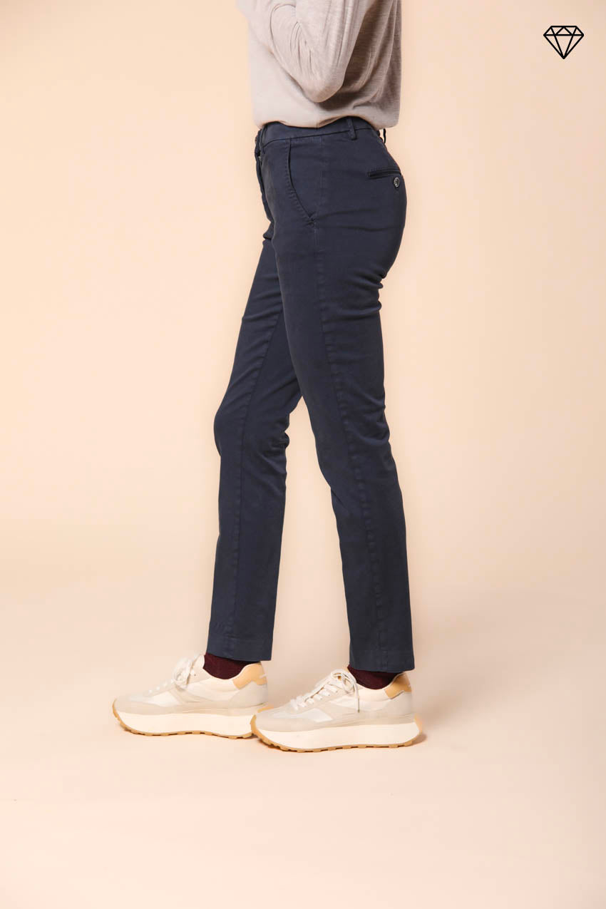 Immagine 4 di pantalone chino donna in raso Modello New York Slim slim fit 