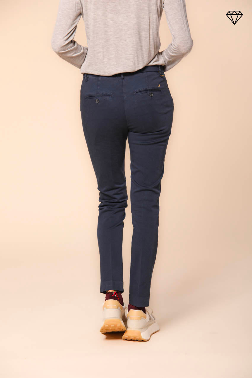 Immagine 5 di pantalone chino donna in raso Modello New York Slim slim fit 