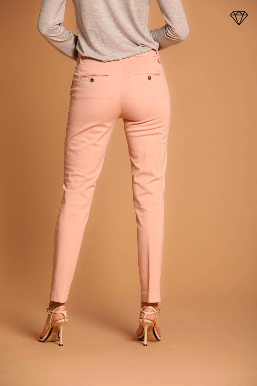 Immagine 4 di pantalone chino donna in raso Modello New York Slim slim fit 