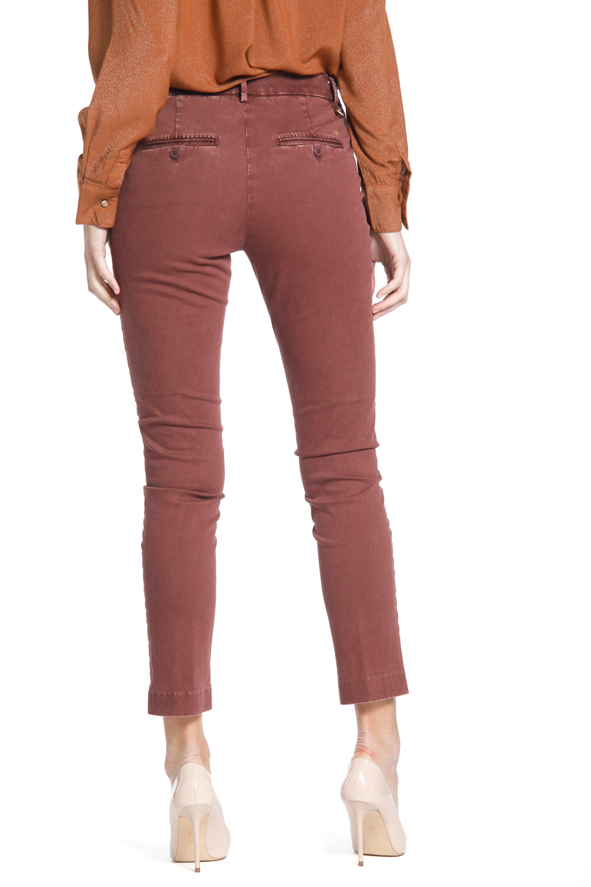 Immagine 3 di pantalone chino donna in raso color bordeaux modello New York Slim di Mason's