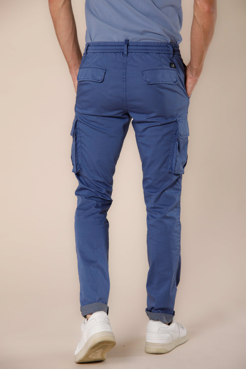 Immagine 3 di pantalone cargo jogger uomo in raso tecno travel stretch color indaco modello Chile Jogger Travel di Mason's
