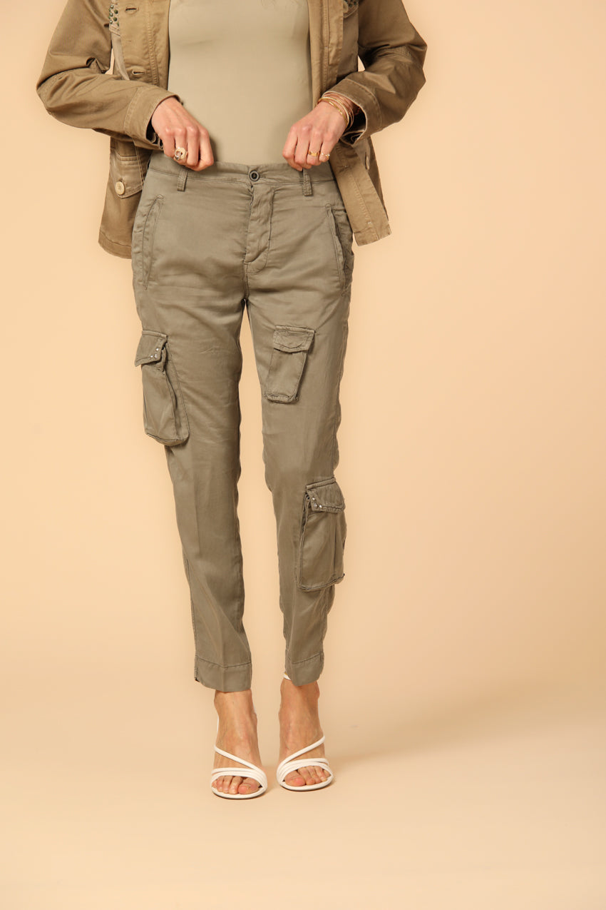 immagine 1 di pantalone cargo donna modello Asia Snake in verde militare relaxed fit di Mason's