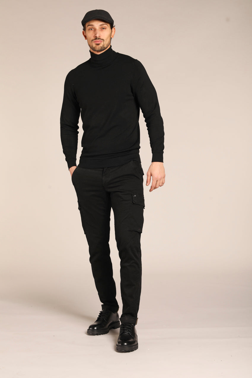 immagine 2 di pantalone cargo uomo modello Chile in nero, fit extra slim di mason's