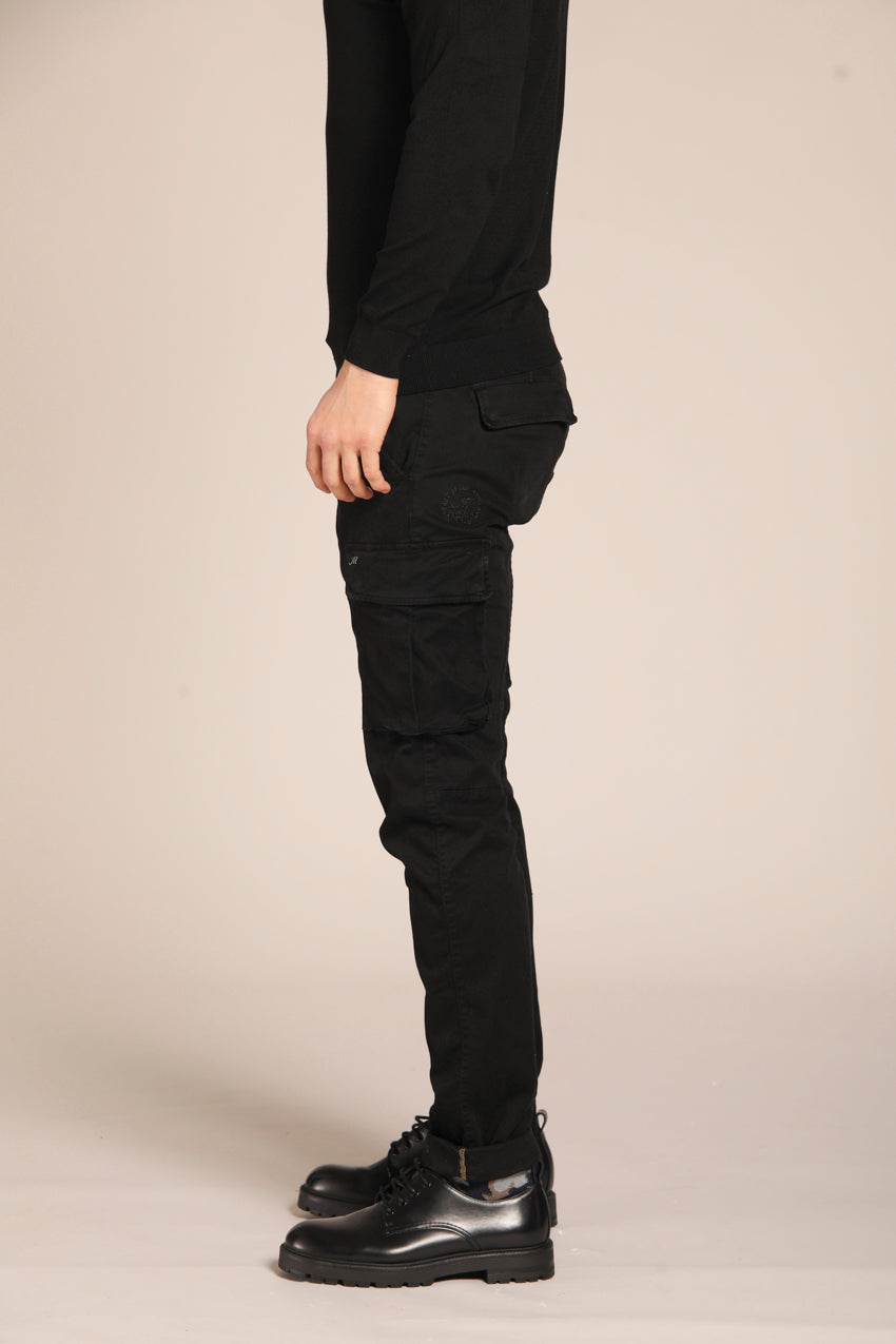 immagine 5 di pantalone cargo uomo modello Chile in nero, fit extra slim di mason's