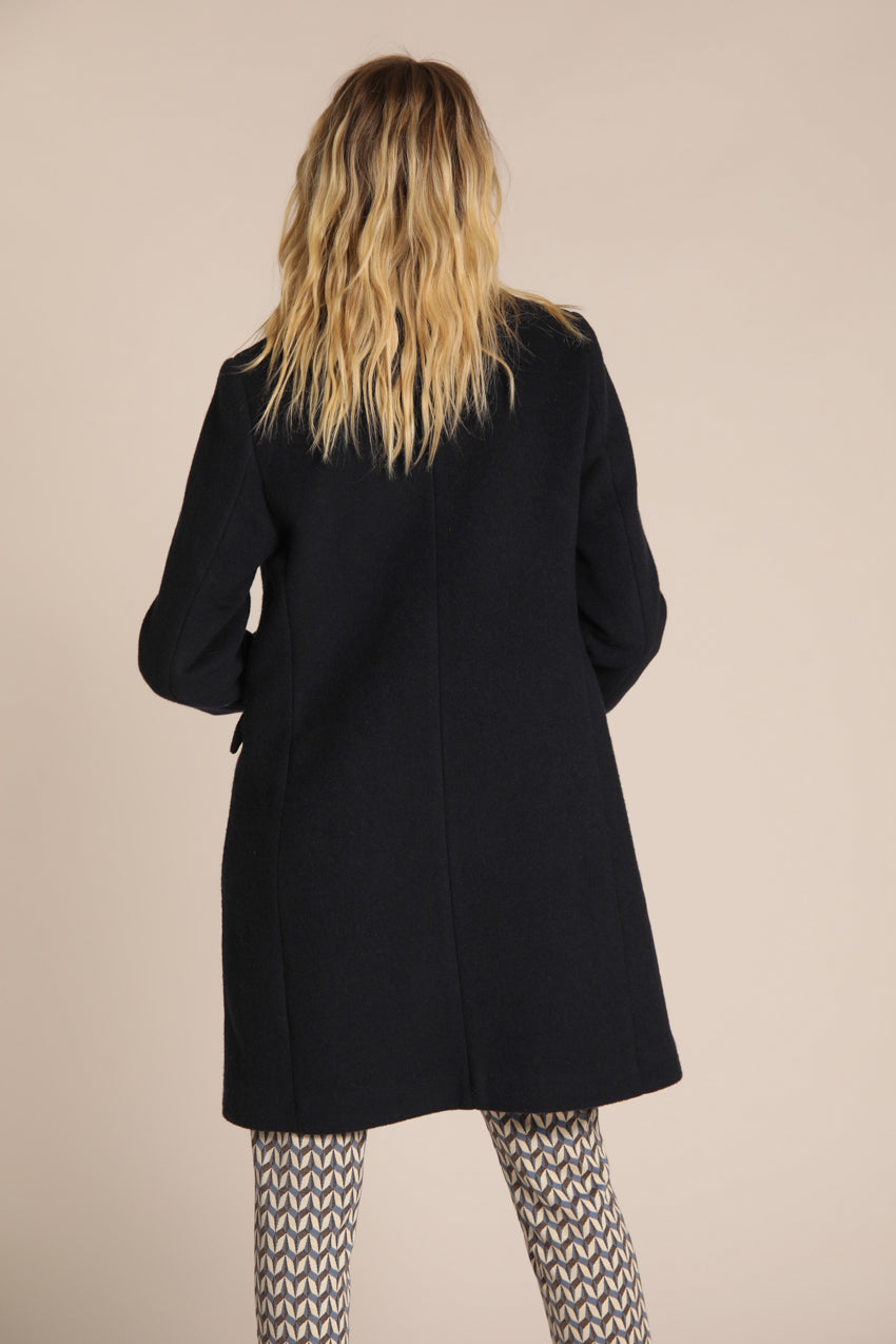 immagine 5 di cappotto donna, modello Dafne, di colore blu scuro, con bottoni bicolor di Mason's