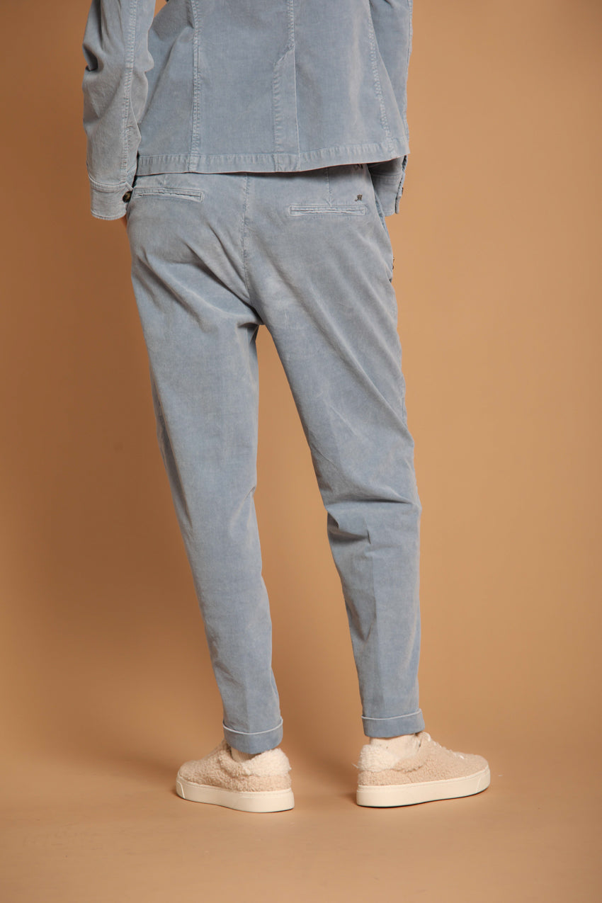 immagine 4 di pantalone chino donna, modello New York Cozy, di colore carta da zucchero, in velluto, fit relaxed di mason's
