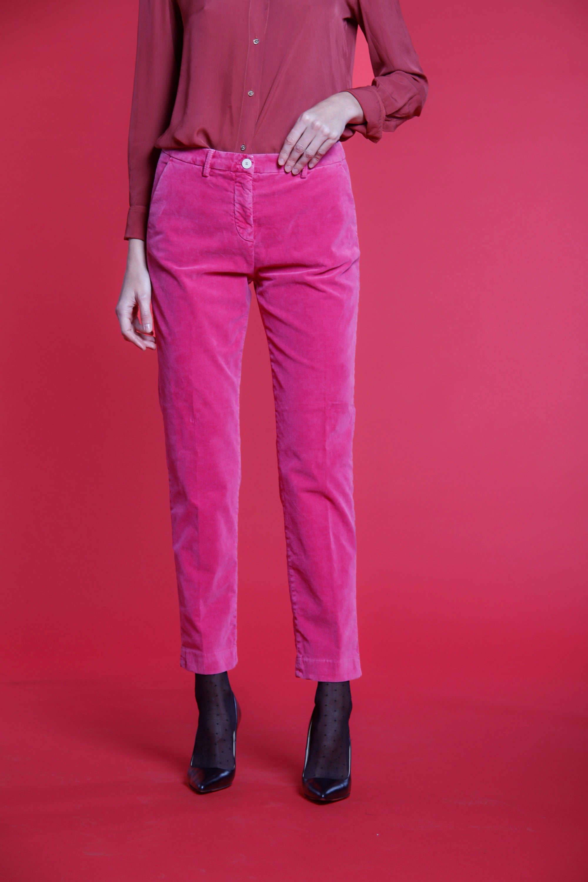 Immagine 1 di pantalone chino donna in velluto color fuxia modello New York di Mason's