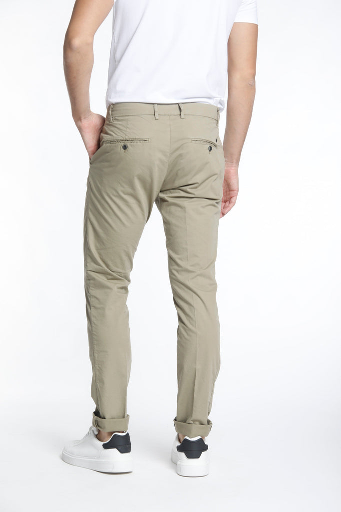 Мъжки панталони Milano Style от разтеглив габардин тип "чино" с изключително тясна кройка ①.